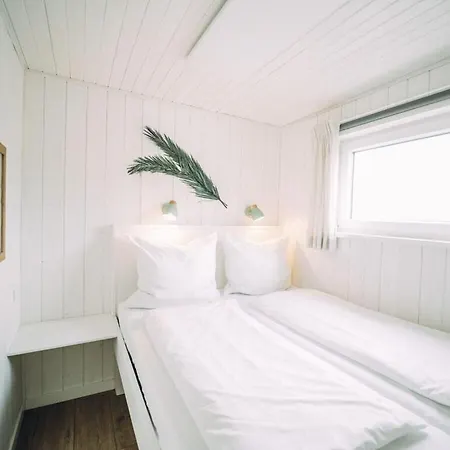 Attractive Houseboat On The Großenbrode