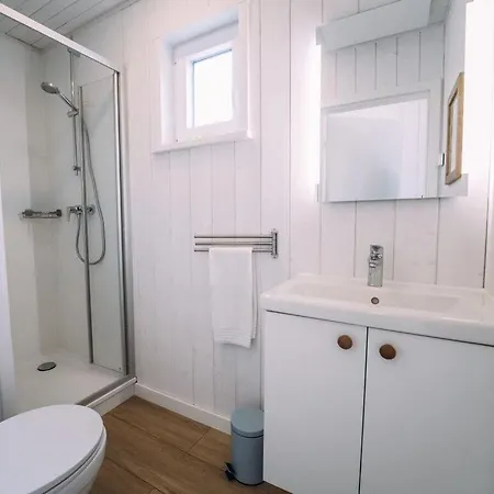 Attractive Houseboat On The * Großenbrode